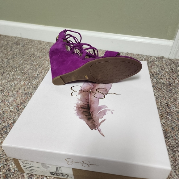 Shoes - Picture 2 of 3